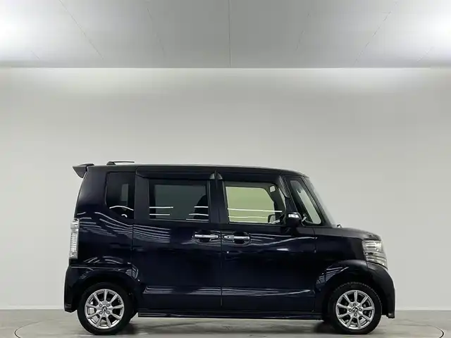 ホンダ Ｎ ＢＯＸ カスタム G SSパッケージ 埼玉県 2015(平27)年 9.1万km プレミアムゴールドパープルパール 純正サマータイヤ４本純正ナビ　バックカメラ　Ｂｌｕｅｔｏｏｔｈ　ＴＶ　ＣＤ／ＤＶＤ　両側パワースライドドア　ビルトインＥＴＣ　純正フロアマット　衝突被害軽減システム　スペアキー　スマートキー　オートライト　禁煙車
