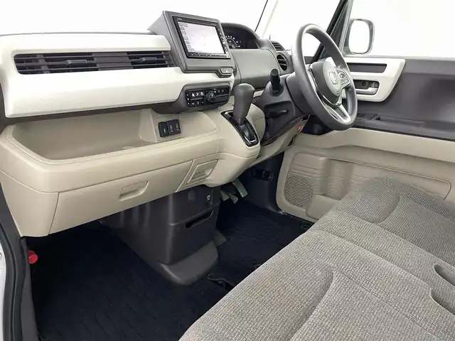 ホンダ Ｎ ＢＯＸ G L ホンダセンシング 福島県 2019(令1)年 3.6万km プラチナホワイトパール ホンダセンシング/・衝突軽減ブレーキ/・レーンキープアシスト/・レーダークルーズコントロール/・先行車発進お知らせ機能/・標識認識機能/純正ナビ/・型番：VXM-194VFi/・フルセグTV/BT/CD/DVD/USB/・バックカメラ/・ETC/・ドライブレコーダー/左側パワースライドドア/ステアリングリモコン/プッシュスタート/・スマートキー/LEDライト/・オートライト/電動格納ウィンカーミラー/純正フロアマット/ドアバイザー