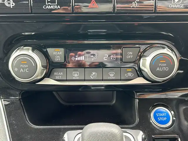 日産 セレナ e－パワー ハイウェイスター V 佐賀県 2020(令2)年 5.5万km ダークメタルグレー 7人乗り/プロパイロット/エマージェンシーブレーキ/インテリジェントクルーズコントロール/車線逸脱警報/車線逸脱防止支援/側方支援/後側方支援/前後ソナー/パーキングアシスト/純正10型SDナビ/・アラウンドビューカメラ/・フルセグTV/BT/CD/DVD/後席モニター/両側パワースライドドア/純正15インチAW/純正前方ドラレコ(DJ4－D)/社外後付け後方ドラレコ/レーダー探知機(CSD-610FHR)/LEDヘッドライト/オートライト/ETC/電動パーキングスイッチ/スペアキー×１/取扱説明書/保証書