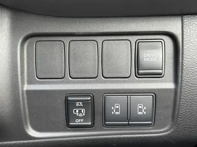 日産 セレナ e－パワー ハイウェイスター V 佐賀県 2020(令2)年 5.5万km ダークメタルグレー 7人乗り/プロパイロット/エマージェンシーブレーキ/インテリジェントクルーズコントロール/車線逸脱警報/車線逸脱防止支援/側方支援/後側方支援/前後ソナー/パーキングアシスト/純正10型SDナビ/・アラウンドビューカメラ/・フルセグTV/BT/CD/DVD/後席モニター/両側パワースライドドア/純正15インチAW/純正前方ドラレコ(DJ4－D)/社外後付け後方ドラレコ/レーダー探知機(CSD-610FHR)/LEDヘッドライト/オートライト/ETC/電動パーキングスイッチ/スペアキー×１/取扱説明書/保証書