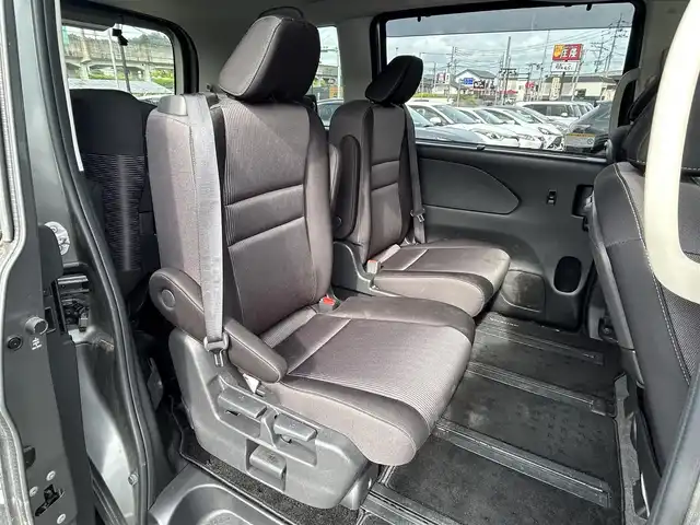 日産 セレナ e－パワー ハイウェイスター V 佐賀県 2020(令2)年 5.5万km ダークメタルグレー 7人乗り/プロパイロット/エマージェンシーブレーキ/インテリジェントクルーズコントロール/車線逸脱警報/車線逸脱防止支援/側方支援/後側方支援/前後ソナー/パーキングアシスト/純正10型SDナビ/・アラウンドビューカメラ/・フルセグTV/BT/CD/DVD/後席モニター/両側パワースライドドア/純正15インチAW/純正前方ドラレコ(DJ4－D)/社外後付け後方ドラレコ/レーダー探知機(CSD-610FHR)/LEDヘッドライト/オートライト/ETC/電動パーキングスイッチ/スペアキー×１/取扱説明書/保証書