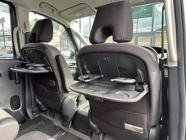 日産 セレナ e－パワー ハイウェイスター V 佐賀県 2020(令2)年 5.5万km ダークメタルグレー 7人乗り/プロパイロット/エマージェンシーブレーキ/インテリジェントクルーズコントロール/車線逸脱警報/車線逸脱防止支援/側方支援/後側方支援/前後ソナー/パーキングアシスト/純正10型SDナビ/・アラウンドビューカメラ/・フルセグTV/BT/CD/DVD/後席モニター/両側パワースライドドア/純正15インチAW/純正前方ドラレコ(DJ4－D)/社外後付け後方ドラレコ/レーダー探知機(CSD-610FHR)/LEDヘッドライト/オートライト/ETC/電動パーキングスイッチ/スペアキー×１/取扱説明書/保証書