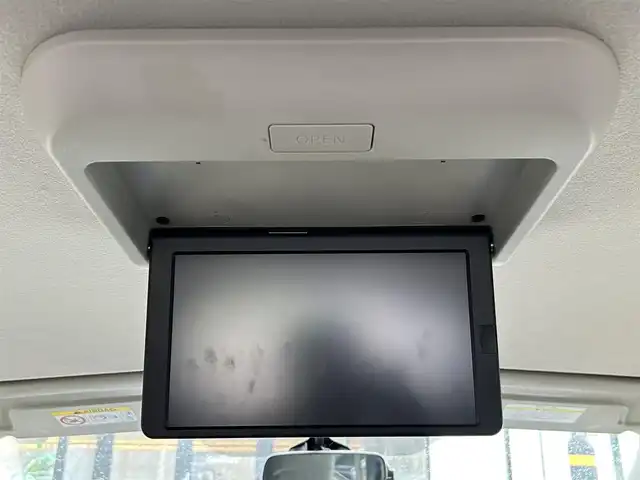 日産 セレナ e－パワー ハイウェイスター V 佐賀県 2020(令2)年 5.5万km ダークメタルグレー 7人乗り/プロパイロット/エマージェンシーブレーキ/インテリジェントクルーズコントロール/車線逸脱警報/車線逸脱防止支援/側方支援/後側方支援/前後ソナー/パーキングアシスト/純正10型SDナビ/・アラウンドビューカメラ/・フルセグTV/BT/CD/DVD/後席モニター/両側パワースライドドア/純正15インチAW/純正前方ドラレコ(DJ4－D)/社外後付け後方ドラレコ/レーダー探知機(CSD-610FHR)/LEDヘッドライト/オートライト/ETC/電動パーキングスイッチ/スペアキー×１/取扱説明書/保証書