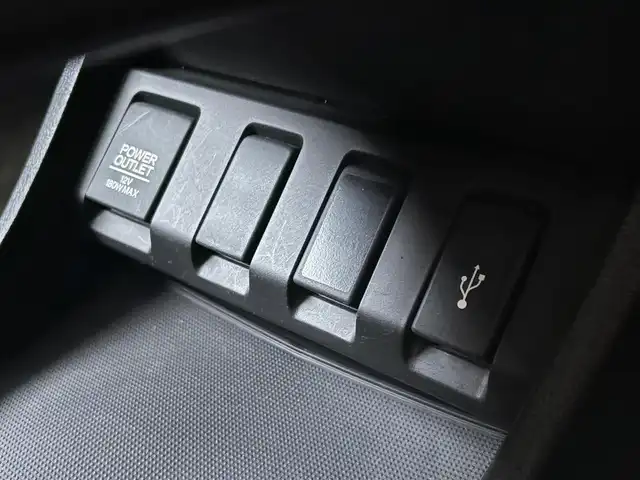 ホンダ ヴェゼル X ホンダセンシング 三重県 2018(平30)年 7.8万km クリスタルブラックパール ホンダセンシング/・衝突軽減ブレーキ(CMBS)/・誤発進抑制機能/・歩行者事故低減ステアリング/・路外逸脱抑制機能/・先行車発進お知らせ機能/・標識認識機能/・アダプティブクルーズコントロール/・LKAS(車線維持支援システム)/オートブレーキホールド/アイドリングストップ/スマートキー×2/プッシュスタート/純正インターナビ/・SD・USB・CD/・フルセグ・DVD再生/・Bluetoothオーディオ/・バックカメラ/ドライブレコーダー/ルーフレール/純正16インチAW/LEDヘッドライト/フォグライト/オートライト/ウィンカーミラー/オートリトラクタブルミラー/革巻ステアリング/ステアリングスイッチ/ビルトインETC/プライバシーガラス/フロアマット/ドアバイザー/サイド/カーテンエアバック