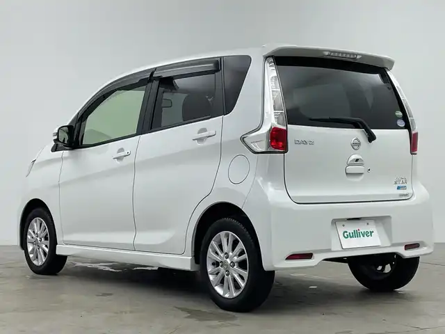 日産 デイズ ハイウェイスター Vセレ +Safty 鹿児島県 2015(平27)年 7.5万km ホワイトパール 純正SDナビ/（AM/FM/CD/DVD/Bluetooth）/フルセグテレビ/アラウンドビューモニター/HIDライト/オートエアコン/純正AW14インチ/スマートキー /電格ミラー/純正ドアバイザー/アイドリングストップ/シートリフター