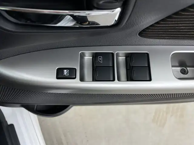 日産 デイズ ハイウェイスター Vセレ +Safty 鹿児島県 2015(平27)年 7.5万km ホワイトパール 純正SDナビ/（AM/FM/CD/DVD/Bluetooth）/フルセグテレビ/アラウンドビューモニター/HIDライト/オートエアコン/純正AW14インチ/スマートキー /電格ミラー/純正ドアバイザー/アイドリングストップ/シートリフター
