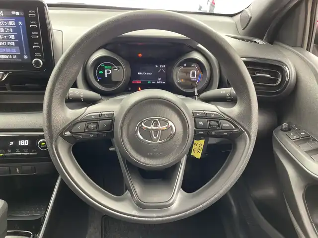 トヨタ ヤリス ハイブリッド G 三重県 2020(令2)年 5.7万km コーラルクリスタルシャイン /禁煙車　//純正９型ディスプレイオーディオ　//パノラミックビューモニター　//フルセグＴＶ　//レーダークルーズコントロール　//ＥＴＣ　//前後ドライブレコーダー　//オートハイビーム　//純正１５インチアルミ//ステアリングリモコン//スマートキー//電動格納ミラー