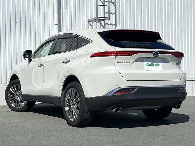 トヨタ ハリアー ハイブリッド Z 三重県 2020(令2)年 4万km ホワイトパールクリスタルシャイン 純正ナビ /バックカメラ /BSM /デジタルインナーミラー /JBL /ビルトインETC2.0 /スペアキー /パワーバックドア /運転席パワーシート/前後コーナーセンサー /レーダークルーズコントロール /レーンキープアシスト/衝突軽減ブレーキ/ハーフレザーシート/LEDヘッドライト/オートハイビーム/オートライト/革巻きステアリング/ステアリングスイッチ/電子パーキング/電動格納ミラー/禁煙車