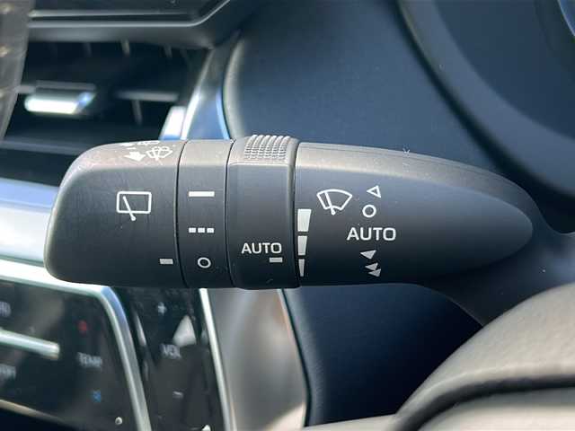 トヨタ ハリアー ハイブリッド Z 三重県 2020(令2)年 4万km ホワイトパールクリスタルシャイン 純正ナビ /バックカメラ /BSM /デジタルインナーミラー /JBL /ビルトインETC2.0 /スペアキー /パワーバックドア /運転席パワーシート/前後コーナーセンサー /レーダークルーズコントロール /レーンキープアシスト/衝突軽減ブレーキ/ハーフレザーシート/LEDヘッドライト/オートハイビーム/オートライト/革巻きステアリング/ステアリングスイッチ/電子パーキング/電動格納ミラー/禁煙車