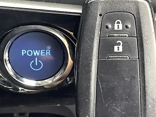 トヨタ プリウス S ツーリングセレクション 熊本県 2018(平30)年 9.1万km ホワイトパールクリスタルシャイン モデリスタエアロ　/社外ナビCN-RE07WD（ＣＤ・ＤＶＤ・フルセグ・ＢＴ・ＳＤ・ｉｐｏｄ）/バックカメラ　/ＥＴＣ　/前席シートヒーター　/横滑り防止　/ドアバイザー/純正フロアマット　/純正１７インチＡＷ　/オートライト　/ＬＥＤヘッドライト/フォグランプ/スマートキー/プッシュスタート