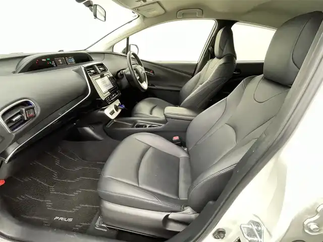 トヨタ プリウス S ツーリングセレクション 熊本県 2018(平30)年 9.1万km ホワイトパールクリスタルシャイン モデリスタエアロ　/社外ナビCN-RE07WD（ＣＤ・ＤＶＤ・フルセグ・ＢＴ・ＳＤ・ｉｐｏｄ）/バックカメラ　/ＥＴＣ　/前席シートヒーター　/横滑り防止　/ドアバイザー/純正フロアマット　/純正１７インチＡＷ　/オートライト　/ＬＥＤヘッドライト/フォグランプ/スマートキー/プッシュスタート