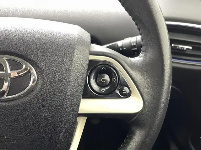 トヨタ プリウス S ツーリングセレクション 熊本県 2018(平30)年 9.1万km ホワイトパールクリスタルシャイン モデリスタエアロ　/社外ナビCN-RE07WD（ＣＤ・ＤＶＤ・フルセグ・ＢＴ・ＳＤ・ｉｐｏｄ）/バックカメラ　/ＥＴＣ　/前席シートヒーター　/横滑り防止　/ドアバイザー/純正フロアマット　/純正１７インチＡＷ　/オートライト　/ＬＥＤヘッドライト/フォグランプ/スマートキー/プッシュスタート