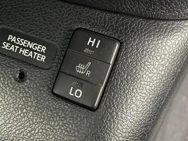 トヨタ プリウス S ツーリングセレクション 熊本県 2018(平30)年 9.1万km ホワイトパールクリスタルシャイン モデリスタエアロ　/社外ナビCN-RE07WD（ＣＤ・ＤＶＤ・フルセグ・ＢＴ・ＳＤ・ｉｐｏｄ）/バックカメラ　/ＥＴＣ　/前席シートヒーター　/横滑り防止　/ドアバイザー/純正フロアマット　/純正１７インチＡＷ　/オートライト　/ＬＥＤヘッドライト/フォグランプ/スマートキー/プッシュスタート