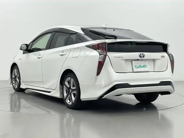 トヨタ プリウス S ツーリングセレクション 熊本県 2018(平30)年 9.1万km ホワイトパールクリスタルシャイン モデリスタエアロ　/社外ナビCN-RE07WD（ＣＤ・ＤＶＤ・フルセグ・ＢＴ・ＳＤ・ｉｐｏｄ）/バックカメラ　/ＥＴＣ　/前席シートヒーター　/横滑り防止　/ドアバイザー/純正フロアマット　/純正１７インチＡＷ　/オートライト　/ＬＥＤヘッドライト/フォグランプ/スマートキー/プッシュスタート