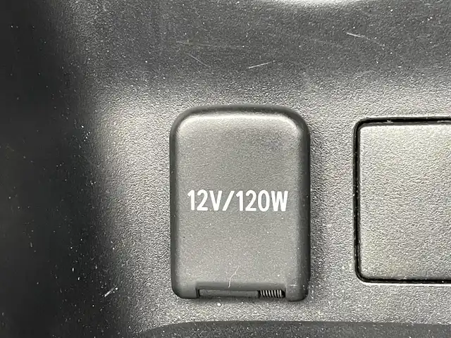 トヨタ プリウス S ツーリングセレクション 熊本県 2018(平30)年 9.1万km ホワイトパールクリスタルシャイン モデリスタエアロ　/社外ナビCN-RE07WD（ＣＤ・ＤＶＤ・フルセグ・ＢＴ・ＳＤ・ｉｐｏｄ）/バックカメラ　/ＥＴＣ　/前席シートヒーター　/横滑り防止　/ドアバイザー/純正フロアマット　/純正１７インチＡＷ　/オートライト　/ＬＥＤヘッドライト/フォグランプ/スマートキー/プッシュスタート