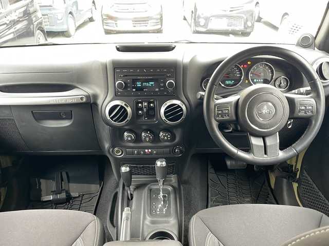 クライスラー・ジープ ジープ ラングラー アンリミテッド サハラ 愛知県 2012(平24)年 7.6万km 緑 ワンオーナー/キーレス/純正CDオーディオ/サイドカメラ/クルーズコントロール/ダウンヒルアシスト/サイドステップ/JEPPESEN（ジェップセン）MJCR#216　17インチホール/ステアリングスイッチ/ハロゲンヘッドライト/フォグランプ/ETC/オートライト/純正ラバーマット/点検整備記録簿（ディーラーH27・29）/（その他R1・R3・R5)