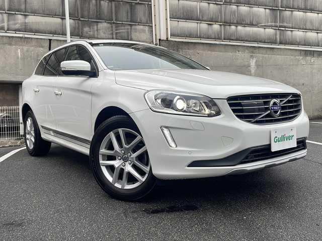 ボルボ ＸＣ６０ D4 クラシック 愛知県 2017(平29)年 8.7万km アイスホワイト 禁煙車/パノラマサンルーフ/黒レザーシート/純正ナビ/フルセグTV・CD・DVD・Bluetooth・USB/バックカメラ/パワーバックドア/メモリ機能付きパワーシート/前席パワーシート/前席シートヒーター/衝突軽減ブレーキ/ACC/BLIS/ドライバーアラート/レーン逸脱警告/LEDヘッドライト/ビルトインETC/ステアリングスイッチ/スマートキー/パドルシフト/純正18インチアルミホイール/純正フロアマット/カーテンエアバッグ/保証書/取扱説明書/スペアキー/点検記録簿ディーラーH30.R1.2.3.4.5.6.7