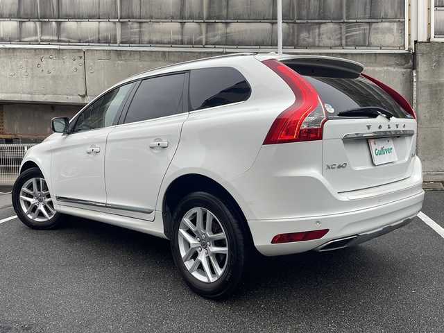 ボルボ ＸＣ６０ D4 クラシック 愛知県 2017(平29)年 8.7万km アイスホワイト 禁煙車/パノラマサンルーフ/黒レザーシート/純正ナビ/フルセグTV・CD・DVD・Bluetooth・USB/バックカメラ/パワーバックドア/メモリ機能付きパワーシート/前席パワーシート/前席シートヒーター/衝突軽減ブレーキ/ACC/BLIS/ドライバーアラート/レーン逸脱警告/LEDヘッドライト/ビルトインETC/ステアリングスイッチ/スマートキー/パドルシフト/純正18インチアルミホイール/純正フロアマット/カーテンエアバッグ/保証書/取扱説明書/スペアキー/点検記録簿ディーラーH30.R1.2.3.4.5.6.7