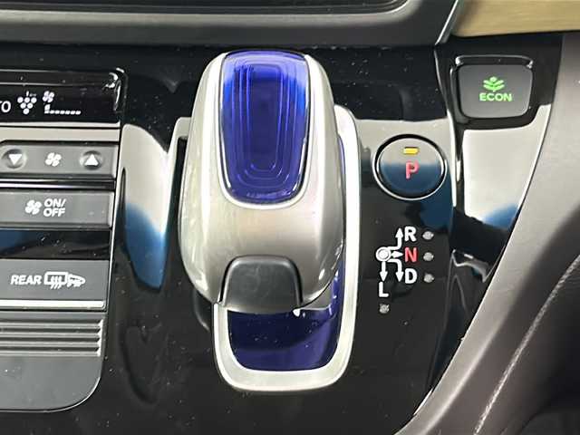 ホンダ フリード ハイブリット G ホンダセンシング 埼玉県 2016(平28)年 4.6万km コバルトブルーパール 純正ナビ　/ビルトインETC/両側電動スライドドア　/ＥＣＯＮ　/レーダークルーズコントロール　/レーンキープアシスト　/横滑り防止措置　/盗難防止措置　/純正フロアマット　/木目調パネル　/プッシュスタート　/ドアバイザー/ウインカーミラー/LEDヘッドライト