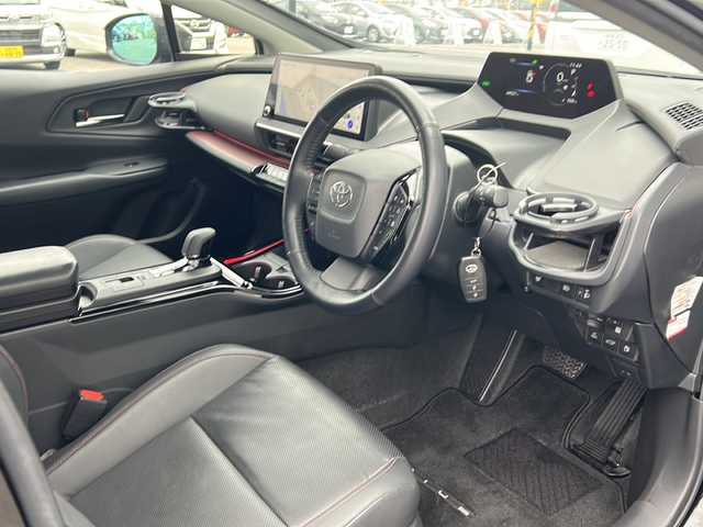 トヨタ プリウス Z 岐阜県 2023(令5)年 4.5万km アティチュードブラックマイカ 登録時走行距離：44867km/ワンオーナー/純正ナビ/フルセグテレビ・Bluetooth/パノラミックビューモニター/モデリスタエアロ/デジタルインナーミラー/ブラインドスポットモニター/パワーバックドア/レザーシート/コンビネーションシート/ETC2.0/アドバンスパーク/レーンキープアシスト/レーダークルーズコントロール/前後コーナーセンサー/LEDヘッドライト/オートライト/オートマチックハイビーム/ＡＣ１００Ｖ/純正フロアマット/純正19インチアルミホイール/保証書