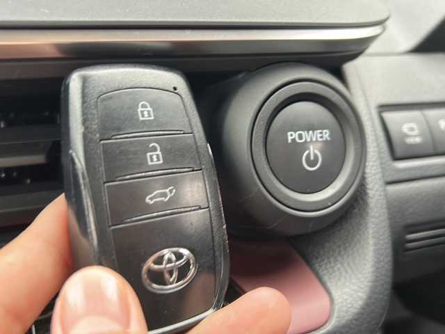 トヨタ プリウス Z 岐阜県 2023(令5)年 4.5万km アティチュードブラックマイカ 登録時走行距離：44867km/ワンオーナー/純正ナビ/フルセグテレビ・Bluetooth/パノラミックビューモニター/モデリスタエアロ/デジタルインナーミラー/ブラインドスポットモニター/パワーバックドア/レザーシート/コンビネーションシート/ETC2.0/アドバンスパーク/レーンキープアシスト/レーダークルーズコントロール/前後コーナーセンサー/LEDヘッドライト/オートライト/オートマチックハイビーム/ＡＣ１００Ｖ/純正フロアマット/純正19インチアルミホイール/保証書