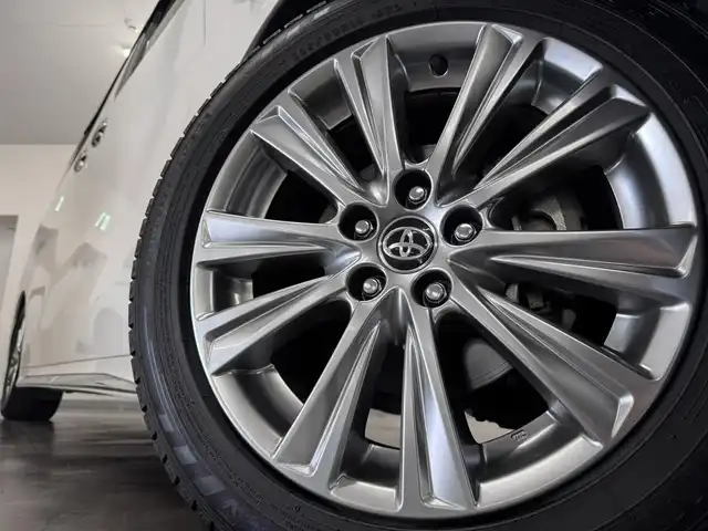 トヨタ アルファード S タイプゴールド 三重県 2020(令2)年 4.5万km ホワイトパールクリスタルシャイン ガソリン/FF/MTモード付インパネCVT/純正 9インチディスプレイオーディオ（ナビ搭載）/（AM/FM/CD・DVD*/USB/iPod/Bluetooth/TV*/Miracast/AppleCarPlay/AndroidAuto）*…OP/12.1インチ 後席モニター V12T-R68C/バックガイドモニター/両側パワースライドドア/ダウンサス/ドライブレコーダー 前後/ETC2.0/Toyota Safety Sense/●プリクラッシュセーフティ/●レーントレーシングアシスト/●レーダークルコン/●ロードサインアシスト/●アダプティブハイビームシステム/・ブラインドスポットモニター＋リヤクロストラフィックアラート*/・先行車発進告知機能/・クリアランスソナー/・パーキングサポートブレーキ（前後静止物・後方接近車両）/・など/装備/・デジタルインナーミラー*/3眼LEDヘッドランプ/・ハーフレザーシート/・左右＆後席独立オートエアコン/・パワーバックドア/・オットマンシート（2nd）/・AC100Vコンセント（100W）/・ステアリングスイッチ/・電子パーキングブレーキ＆ブレーキホールド/・オートライト/・純正18inAW/・保/取/ナビ取/・スマートキーx2/など