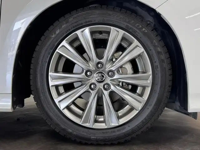 トヨタ アルファード S タイプゴールド 三重県 2020(令2)年 4.5万km ホワイトパールクリスタルシャイン ガソリン/FF/MTモード付インパネCVT/純正 9インチディスプレイオーディオ（ナビ搭載）/（AM/FM/CD・DVD*/USB/iPod/Bluetooth/TV*/Miracast/AppleCarPlay/AndroidAuto）*…OP/12.1インチ 後席モニター V12T-R68C/バックガイドモニター/両側パワースライドドア/ダウンサス/ドライブレコーダー 前後/ETC2.0/Toyota Safety Sense/●プリクラッシュセーフティ/●レーントレーシングアシスト/●レーダークルコン/●ロードサインアシスト/●アダプティブハイビームシステム/・ブラインドスポットモニター＋リヤクロストラフィックアラート*/・先行車発進告知機能/・クリアランスソナー/・パーキングサポートブレーキ（前後静止物・後方接近車両）/・など/装備/・デジタルインナーミラー*/3眼LEDヘッドランプ/・ハーフレザーシート/・左右＆後席独立オートエアコン/・パワーバックドア/・オットマンシート（2nd）/・AC100Vコンセント（100W）/・ステアリングスイッチ/・電子パーキングブレーキ＆ブレーキホールド/・オートライト/・純正18inAW/・保/取/ナビ取/・スマートキーx2/など