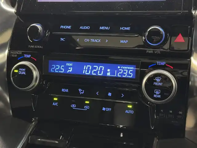 トヨタ アルファード S タイプゴールド 三重県 2020(令2)年 4.5万km ホワイトパールクリスタルシャイン ガソリン/FF/MTモード付インパネCVT/純正 9インチディスプレイオーディオ（ナビ搭載）/（AM/FM/CD・DVD*/USB/iPod/Bluetooth/TV*/Miracast/AppleCarPlay/AndroidAuto）*…OP/12.1インチ 後席モニター V12T-R68C/バックガイドモニター/両側パワースライドドア/ダウンサス/ドライブレコーダー 前後/ETC2.0/Toyota Safety Sense/●プリクラッシュセーフティ/●レーントレーシングアシスト/●レーダークルコン/●ロードサインアシスト/●アダプティブハイビームシステム/・ブラインドスポットモニター＋リヤクロストラフィックアラート*/・先行車発進告知機能/・クリアランスソナー/・パーキングサポートブレーキ（前後静止物・後方接近車両）/・など/装備/・デジタルインナーミラー*/3眼LEDヘッドランプ/・ハーフレザーシート/・左右＆後席独立オートエアコン/・パワーバックドア/・オットマンシート（2nd）/・AC100Vコンセント（100W）/・ステアリングスイッチ/・電子パーキングブレーキ＆ブレーキホールド/・オートライト/・純正18inAW/・保/取/ナビ取/・スマートキーx2/など