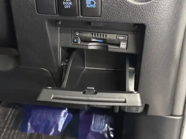 トヨタ アルファード S タイプゴールド 三重県 2020(令2)年 4.5万km ホワイトパールクリスタルシャイン ガソリン/FF/MTモード付インパネCVT/純正 9インチディスプレイオーディオ（ナビ搭載）/（AM/FM/CD・DVD*/USB/iPod/Bluetooth/TV*/Miracast/AppleCarPlay/AndroidAuto）*…OP/12.1インチ 後席モニター V12T-R68C/バックガイドモニター/両側パワースライドドア/ダウンサス/ドライブレコーダー 前後/ETC2.0/Toyota Safety Sense/●プリクラッシュセーフティ/●レーントレーシングアシスト/●レーダークルコン/●ロードサインアシスト/●アダプティブハイビームシステム/・ブラインドスポットモニター＋リヤクロストラフィックアラート*/・先行車発進告知機能/・クリアランスソナー/・パーキングサポートブレーキ（前後静止物・後方接近車両）/・など/装備/・デジタルインナーミラー*/3眼LEDヘッドランプ/・ハーフレザーシート/・左右＆後席独立オートエアコン/・パワーバックドア/・オットマンシート（2nd）/・AC100Vコンセント（100W）/・ステアリングスイッチ/・電子パーキングブレーキ＆ブレーキホールド/・オートライト/・純正18inAW/・保/取/ナビ取/・スマートキーx2/など