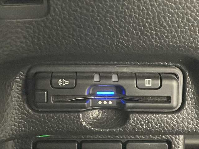 ホンダ Ｎ ＢＯＸ カスタム L 千葉県 2021(令3)年 2.5万km クリスタルブラックパール 純正８インチナビ/　CD/DVD/Bluetooth/フルセグTV/Apple car play/ホンダセンシング/レーダークルーズコントロール/レーンキープアシスト/衝突軽減ブレーキ/クリアランスソナー/先行車発進警報/標識認識機能/オートハイビーム/両側パワスラ/前席シートヒーター/ETC/ロールサンシェード/シートバックテーブル/チップアップシート/LEDライト/フォグランプ/フロアマット/ドアバイザー