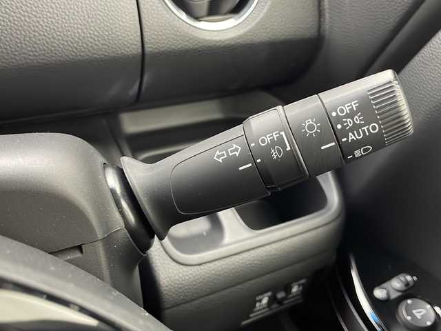 ホンダ Ｎ ＢＯＸ カスタム L 千葉県 2021(令3)年 2.5万km クリスタルブラックパール 純正８インチナビ/　CD/DVD/Bluetooth/フルセグTV/Apple car play/ホンダセンシング/レーダークルーズコントロール/レーンキープアシスト/衝突軽減ブレーキ/クリアランスソナー/先行車発進警報/標識認識機能/オートハイビーム/両側パワスラ/前席シートヒーター/ETC/ロールサンシェード/シートバックテーブル/チップアップシート/LEDライト/フォグランプ/フロアマット/ドアバイザー