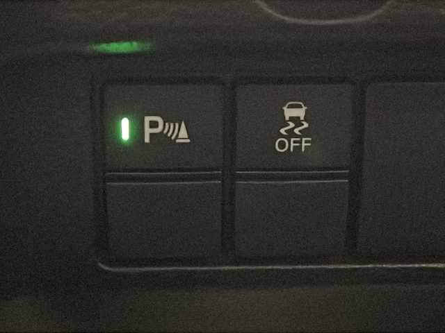 ホンダ Ｎ ＢＯＸ カスタム L 千葉県 2021(令3)年 2.5万km クリスタルブラックパール 純正８インチナビ/　CD/DVD/Bluetooth/フルセグTV/Apple car play/ホンダセンシング/レーダークルーズコントロール/レーンキープアシスト/衝突軽減ブレーキ/クリアランスソナー/先行車発進警報/標識認識機能/オートハイビーム/両側パワスラ/前席シートヒーター/ETC/ロールサンシェード/シートバックテーブル/チップアップシート/LEDライト/フォグランプ/フロアマット/ドアバイザー