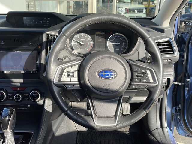 スバル インプレッサ スポーツ 2．0i－Lアイサイト 静岡県 2017(平29)年 8.2万km クォーツブルーP 社外メモリナビ/・CD/・DVD/・フルセグＴＶ/・Bluetooth/・USB/・AM/・FM/主要装備/・ルーフキャリア/・衝突軽減/・レーンキープ/・追従クルコン/・バックカメラ/・ETC/・ドラレコ前/・パドルシフト/・ステリモ/・オートライト/・フォグランプ　/・ダウンヒルアシスト/・社外フロアマット/・純正アルミホイール