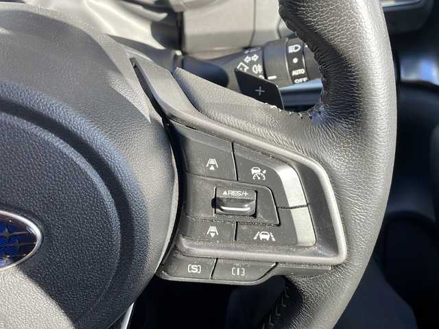 スバル インプレッサ スポーツ 2．0i－Lアイサイト 静岡県 2017(平29)年 8.2万km クォーツブルーP 社外メモリナビ/・CD/・DVD/・フルセグＴＶ/・Bluetooth/・USB/・AM/・FM/主要装備/・ルーフキャリア/・衝突軽減/・レーンキープ/・追従クルコン/・バックカメラ/・ETC/・ドラレコ前/・パドルシフト/・ステリモ/・オートライト/・フォグランプ　/・ダウンヒルアシスト/・社外フロアマット/・純正アルミホイール