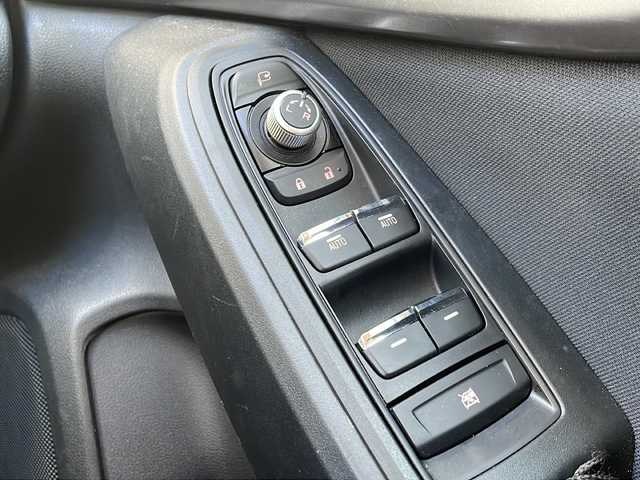 スバル インプレッサ スポーツ 2．0i－Lアイサイト 静岡県 2017(平29)年 8.2万km クォーツブルーP 社外メモリナビ/・CD/・DVD/・フルセグＴＶ/・Bluetooth/・USB/・AM/・FM/主要装備/・ルーフキャリア/・衝突軽減/・レーンキープ/・追従クルコン/・バックカメラ/・ETC/・ドラレコ前/・パドルシフト/・ステリモ/・オートライト/・フォグランプ　/・ダウンヒルアシスト/・社外フロアマット/・純正アルミホイール