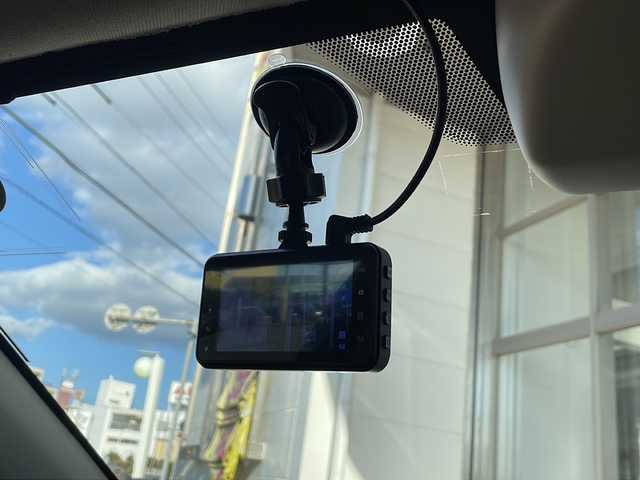 スバル インプレッサ スポーツ 2．0i－Lアイサイト 静岡県 2017(平29)年 8.2万km クォーツブルーP 社外メモリナビ/・CD/・DVD/・フルセグＴＶ/・Bluetooth/・USB/・AM/・FM/主要装備/・ルーフキャリア/・衝突軽減/・レーンキープ/・追従クルコン/・バックカメラ/・ETC/・ドラレコ前/・パドルシフト/・ステリモ/・オートライト/・フォグランプ　/・ダウンヒルアシスト/・社外フロアマット/・純正アルミホイール