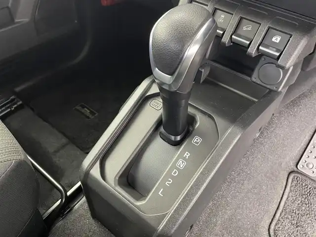 スズキ ジムニー シエラ JC 富山県 2019(平31)年 3.1万km ブルーイッシュブラックパール3 純正ナビ（CD　DVD　BT　MSV(SD））/フルセグTV（走行中可）/バックカメラ/ETC/前席シートヒーター/ヘッドライトウォッシャー/衝突軽減ブレーキ/レーンキープ/オートライト/LEDヘッドライト/フォグ/クルーズコントロール/スマートキー/プッシュスタート/純正15インチAW/純正マット・バイザー