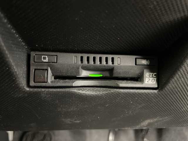 スバル レックス Z 富山県 2023(令5)年 2.8万km シャイニングホワイトパール 純正９型アルパインナビ（ＣＤ　ＤＶＤ　ｂｌｕｅｔｏｏｔｈ）　/フルセグTV/ＨＤＭＩ　/全周囲カメラ　/前後コーナーセンサー/ビルトインＥＴＣ　/社外前後ドラレコ（ZDR037）　/純正１７インチＡＷ　/前席シートヒーター　/ＡＣＣ　/衝突軽減ブレーキ　/車線逸脱警報＋ステアリングアシスト/ブラインドスポット/RCTA（リヤクロストラフィックアラート）/先行車発進お知らせ/スマートキー/プッシュスタート/オートホールド/オートライト/LEDヘッドライト/フォグ/横滑防止装置/純正マット・バイザー/取説