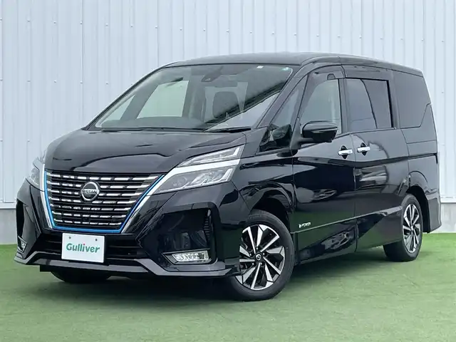 日産 セレナ e－パワー ハイウェイスター V 香川県 2021(令3)年 5.1万km ダイヤモンドブラック プロパイロット/　エマージェンシーブレーキ/　前方予測警報/　アダプティブLEDヘッドライト/　車線逸脱防止支援システム/　車線逸脱警報/　後側方衝突防止支援システム/　後側方車両検知警報/　標識検知機能/　後退時車両検知警報/　インテリジェントアラウンドビューモニター/社外9インチメモリーナビ /Bluetooth/フルセグTV/CD/DVD/HDMI/AUX/純正デジタルインナーミラー/フリップダウンモニター/ビルトインETC/両側パワースライドドア/シートヒーター(D/N席)/ステアリングヒーター/社外ドライブレコーダー/電動パーキングブレーキ(HOLDスイッチ付)/ドアバイザー/スマートキー/プッシュスタート/フロアマット