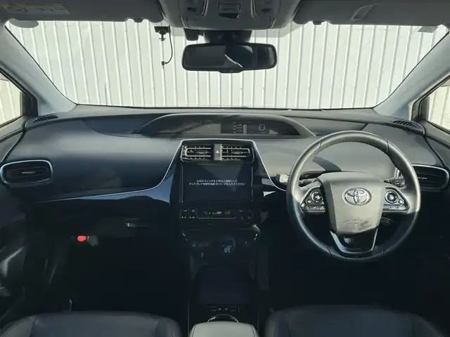 トヨタ プリウス A プレミアム　ツーリングセレ 滋賀県 2019(令1)年 4.9万km エモーショナルレッドⅡ Toyota Safety Sense/・プリクラッシュセーフティ/・レーンディパーチャーアラート/・先行車発進告知機能/・オートマチックハイビーム/・レーダークルーズコントロール/・クリアランスソナー/・パーキングサポートブレーキ/・ブラインドスポットモニター/・ヘッドアップディスプレイ/９型純正ナビ/フルセグTV/バックカメラ/パワーシート/ETC/LEDヘッドライト/オートライト/17インチ純正アルミホイール/純正フロアマット/シートヒーター/ベンチレーションシート