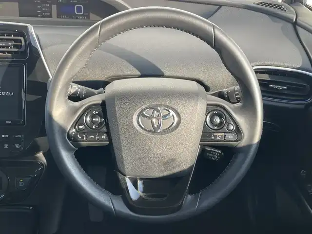 トヨタ プリウス A プレミアム　ツーリングセレ 滋賀県 2019(令1)年 4.9万km エモーショナルレッドⅡ Toyota Safety Sense/・プリクラッシュセーフティ/・レーンディパーチャーアラート/・先行車発進告知機能/・オートマチックハイビーム/・レーダークルーズコントロール/・クリアランスソナー/・パーキングサポートブレーキ/・ブラインドスポットモニター/・ヘッドアップディスプレイ/９型純正ナビ/フルセグTV/バックカメラ/パワーシート/ETC/LEDヘッドライト/オートライト/17インチ純正アルミホイール/純正フロアマット/シートヒーター/ベンチレーションシート