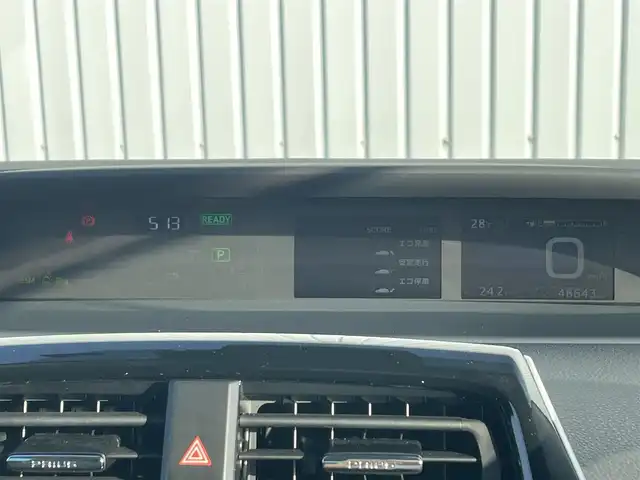トヨタ プリウス A プレミアム　ツーリングセレ 滋賀県 2019(令1)年 4.9万km エモーショナルレッドⅡ Toyota Safety Sense/・プリクラッシュセーフティ/・レーンディパーチャーアラート/・先行車発進告知機能/・オートマチックハイビーム/・レーダークルーズコントロール/・クリアランスソナー/・パーキングサポートブレーキ/・ブラインドスポットモニター/・ヘッドアップディスプレイ/９型純正ナビ/フルセグTV/バックカメラ/パワーシート/ETC/LEDヘッドライト/オートライト/17インチ純正アルミホイール/純正フロアマット/シートヒーター/ベンチレーションシート