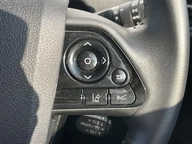 トヨタ プリウス A プレミアム　ツーリングセレ 滋賀県 2019(令1)年 4.9万km エモーショナルレッドⅡ Toyota Safety Sense/・プリクラッシュセーフティ/・レーンディパーチャーアラート/・先行車発進告知機能/・オートマチックハイビーム/・レーダークルーズコントロール/・クリアランスソナー/・パーキングサポートブレーキ/・ブラインドスポットモニター/・ヘッドアップディスプレイ/９型純正ナビ/フルセグTV/バックカメラ/パワーシート/ETC/LEDヘッドライト/オートライト/17インチ純正アルミホイール/純正フロアマット/シートヒーター/ベンチレーションシート