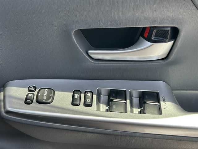 トヨタ プリウス α S Lセレクション 宮崎県 2012(平24)年 10.2万km ホワイトパールクリスタルシャイン /ナビ(NHZN-X62G)//TV/CD/DVD/Bluetooth//バックカメラ//ビルトインETC//純正フロアマット//社外アルミホイール//ドアバイザー//プッシュスタート//電格ウィンカーミラー//ステアリングスイッチ//ヘッドライトレベライザー//オートライト//スペアキー×１