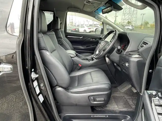 トヨタ アルファード S Cパッケージ 道央・札幌 2019(平31)年 8万km ブラック ４WD/社外メモリーナビ/CD/DVD/BT/フルセグ/社外フリップダウンモニター/トヨタセーフティセンス/プリクラッシュセーフティ/横滑り防止装置/レーダークルーズコントロール/レーンキープアシスト/クリアランスソナー/ブラインドスポットモニター/パーキングサポートブレーキ/ロードサインアシスト/バックカメラ/ビルトインETC/アイドリングストップ/ECOMODE/デジタルインナーミラー/両側パワースライドドア/パワーバックドア/前席/２列目パワーシート/前席シートヒーター/前席エアシート/D席メモリーシート/N席/２列目オットマン/レザーシート/革巻きウッドコンビステアリング/ステアリングリモコン/AC100V/電動パーキング/ブレーキホールド/MTモード付AT/nanoe/プッシュスタート/スマートキー/LEDヘッドライト/オートライト/オートハイビーム/フォグランプ/電動格納ミラー/ウィンカーミラー/純正フロアマット/ドアバイザー/スペアキー