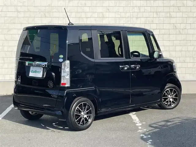ホンダ Ｎ ＢＯＸ G SSパッケージ 愛知県 2017(平29)年 5.7万km クリスタルブラックパール ・純正8インチメモリーナビ/・フルセグテレビ/・CD/DVD再生機能/・Bluetooth接続機能/・ETC/・バックカメラ/・ベンチシート/・クラージオシートカバー/・両側電動スライドドア/・社外フロアマット/・社外14インチアルミホイール/・純正LEDヘッドライト/・オートライト/・スマートキー/・オートエアコン
