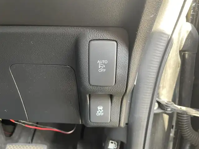 ホンダ Ｎ ＢＯＸ G SSパッケージ 愛知県 2017(平29)年 5.7万km クリスタルブラックパール ・純正8インチメモリーナビ/・フルセグテレビ/・CD/DVD再生機能/・Bluetooth接続機能/・ETC/・バックカメラ/・ベンチシート/・クラージオシートカバー/・両側電動スライドドア/・社外フロアマット/・社外14インチアルミホイール/・純正LEDヘッドライト/・オートライト/・スマートキー/・オートエアコン