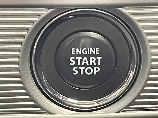スズキ スペーシア ギア HYBRID XZ 滋賀県 2020(令2)年 6万km オフブルーメタリック/ガンメタリック2トーンルーフ 社外ナビ/CD/DVD/Bluetooth/全方位モニター/ヘッドアップディスプレイ/両側パワースライドドア/セーフティサポート/・デュアアルセンサーブレーキサポート/・車線逸脱警報機能/・先行車発進お知らせ機能/・後退時ブレーキサポート/・リアパーキングセンサー/・誤発進抑制機能/・ふらつき警報機能/・ハイビームアシスト/・後方誤発進抑制機能/D/N席シートヒーター /ETC/LEDヘッドライト/オートライト/フォグランプ/ステアリングスイッチ/プッシュスタート /スマートキー/スペアキー