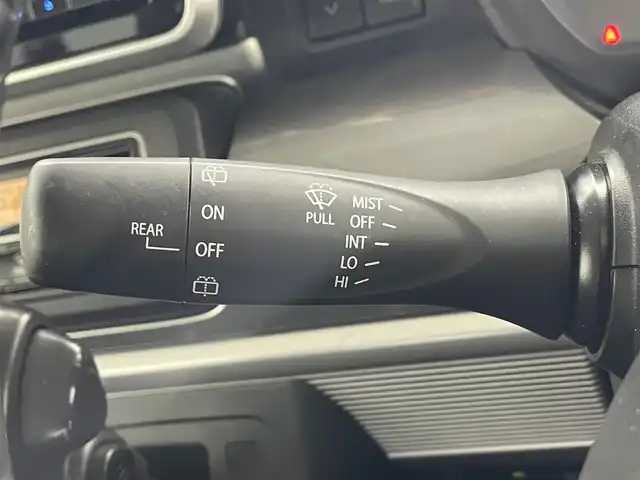 スズキ スペーシア ギア HYBRID XZ 滋賀県 2020(令2)年 6万km オフブルーメタリック/ガンメタリック2トーンルーフ 社外ナビ/CD/DVD/Bluetooth/全方位モニター/ヘッドアップディスプレイ/両側パワースライドドア/セーフティサポート/・デュアアルセンサーブレーキサポート/・車線逸脱警報機能/・先行車発進お知らせ機能/・後退時ブレーキサポート/・リアパーキングセンサー/・誤発進抑制機能/・ふらつき警報機能/・ハイビームアシスト/・後方誤発進抑制機能/D/N席シートヒーター /ETC/LEDヘッドライト/オートライト/フォグランプ/ステアリングスイッチ/プッシュスタート /スマートキー/スペアキー