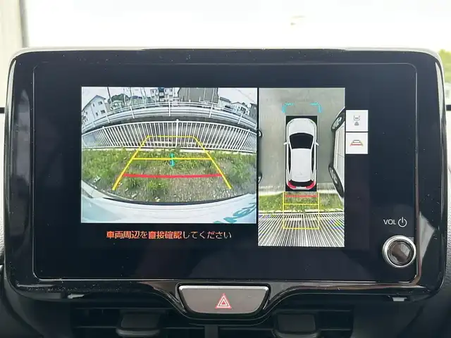 トヨタ ヤリスクロス ハイブリッド Z 群馬県 2024(令6)年 0.8万km プラチナホワイトパールマイカ 純正ディスプレイオーディオ/AM/FM/USB/Bluetoothオーディオ//AppleCarPlay/AndroidAuto//Miracast/アラウンドビューモニター/レーダークルーズコントロール/レーンキープアシスト/ふらつき防止装置/クリアランスソナー/パワーシート（D席のみ）/前席シートヒーター/ステアリングヒーター/電子パーキング/ブレーキオートホールド/DRIVE/EVモード/ブラインドスポットモニター/純正ビルトインETC/電動格納ウインカーミラー/LEDヘッドライト/オートライト/プッシュスタート/ステアリングスイッチ/レベライザー/SOSコール/純正アームレスト/HDMI入力端子